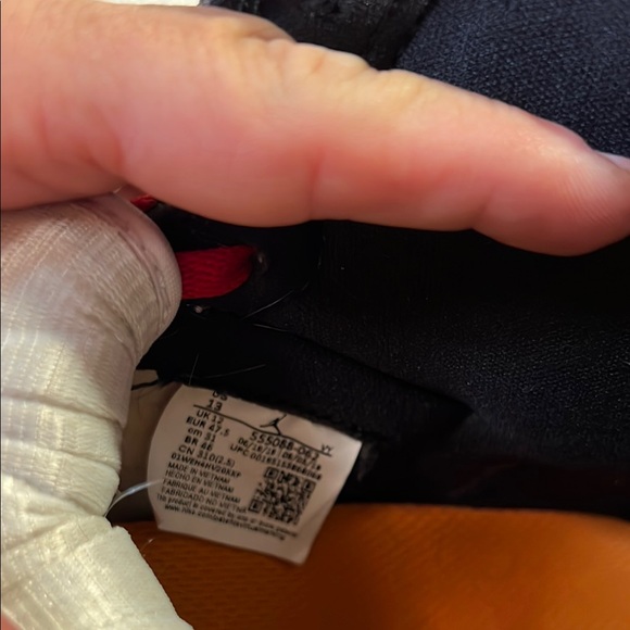 Nike Air Jordan 1 Retro High OG Black and White Sneakers with Red Laces - Picture 9 of 15